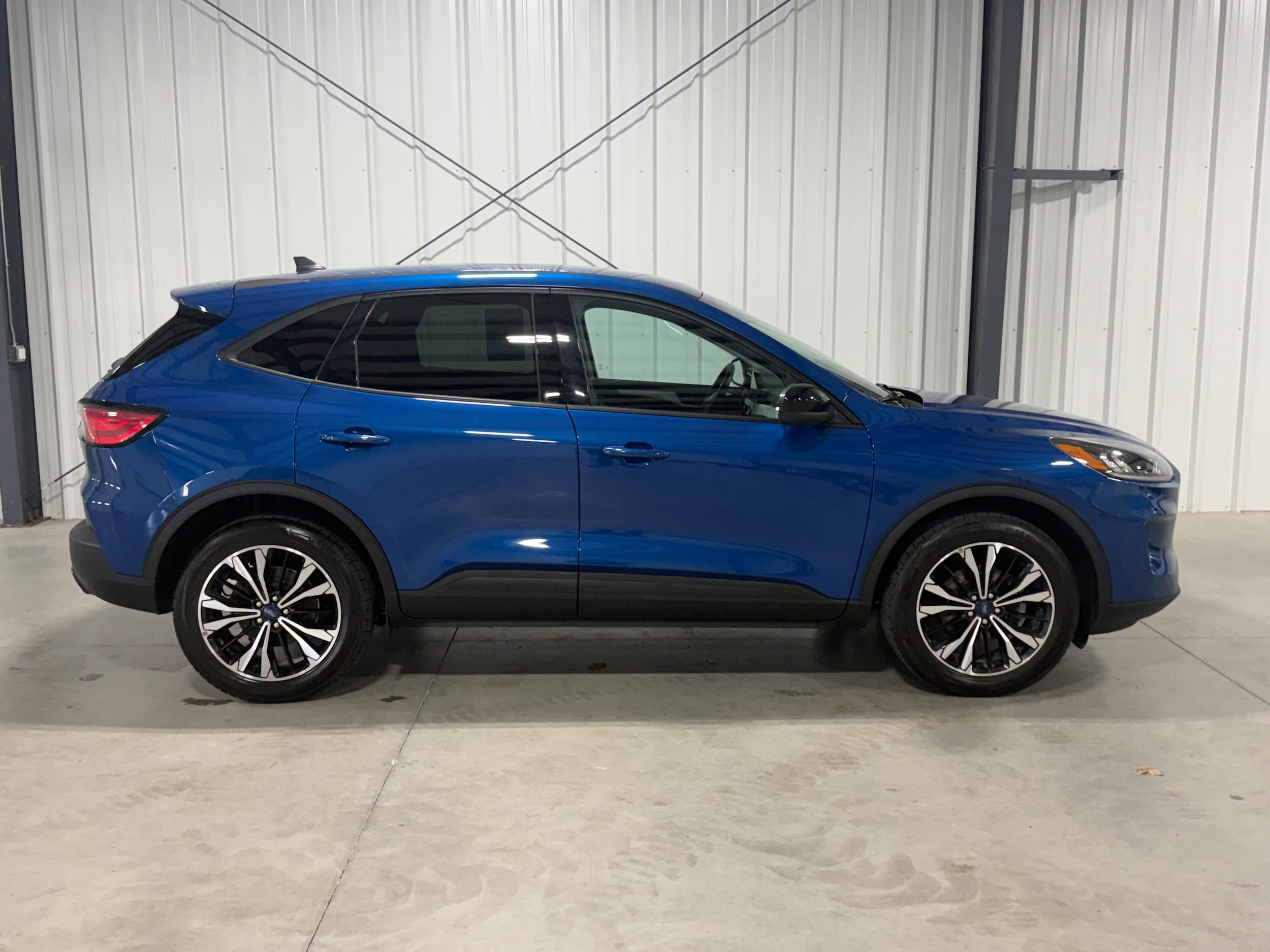 Used 2022 Ford Escape SE with VIN 1FMCU9G67NUB97647 for sale in Kansas City