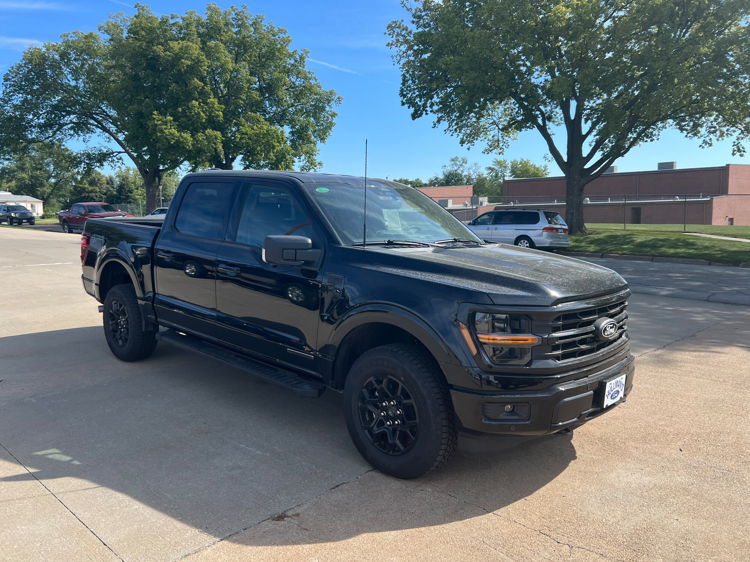 2025 Ford F-150 XLT photo 3