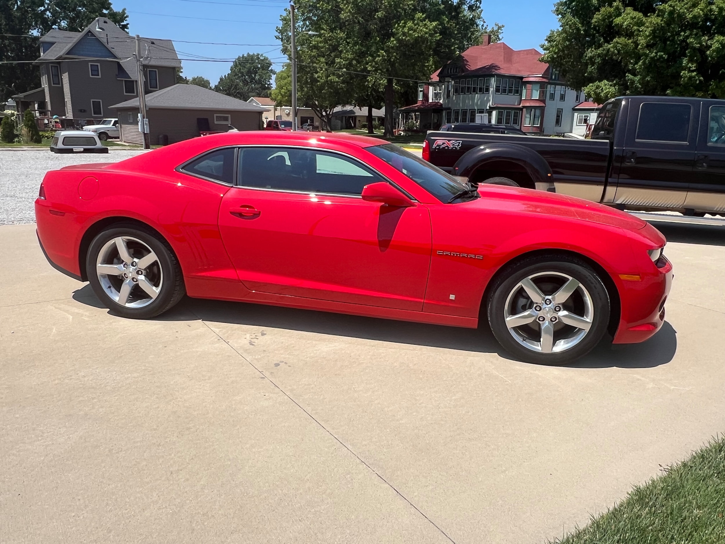 2014 Chevrolet Camaro 1LT photo 2
