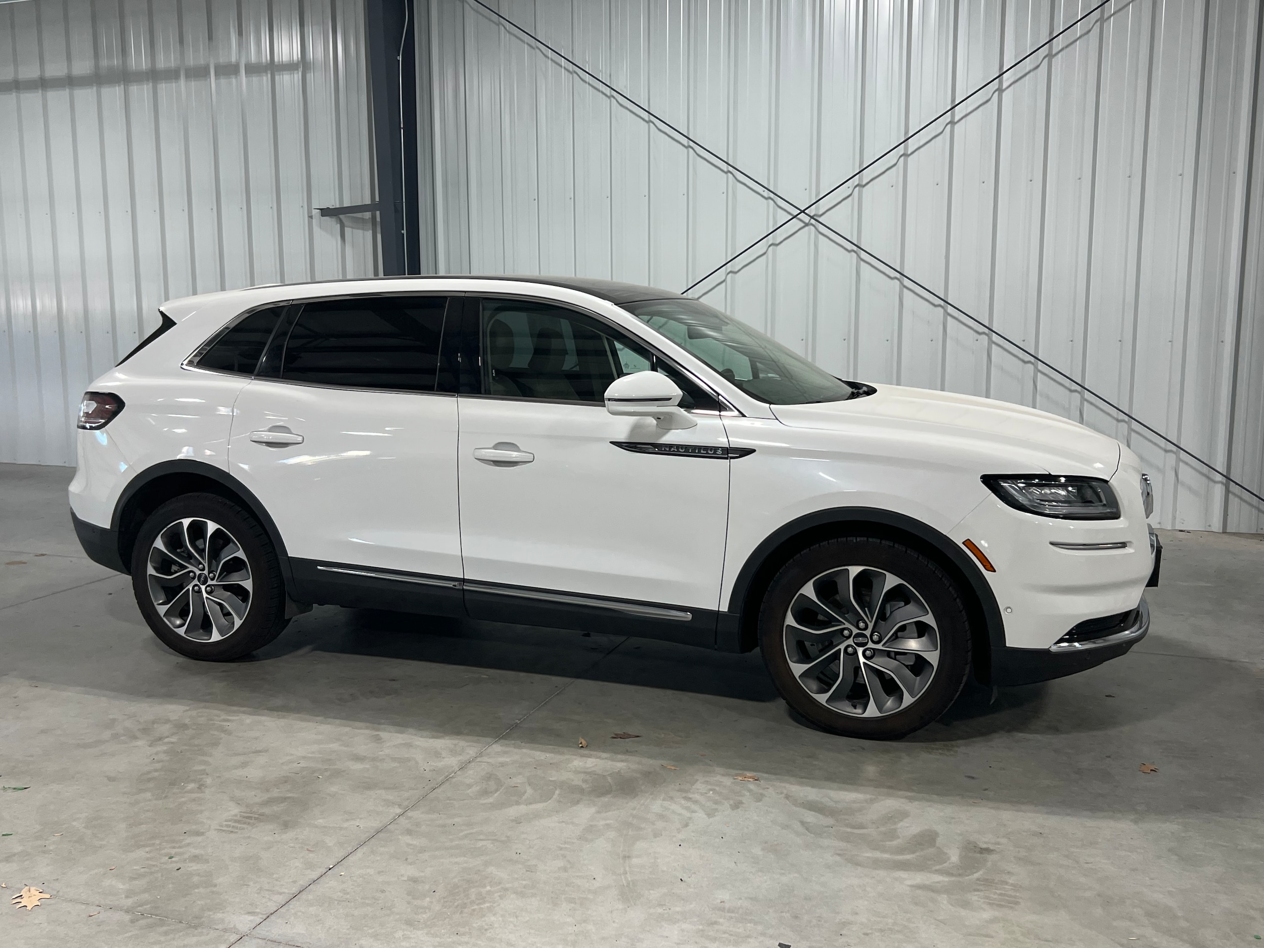 Used 2022 Lincoln Nautilus Reserve with VIN 2LMPJ8K96NBL02565 for sale in Kansas City