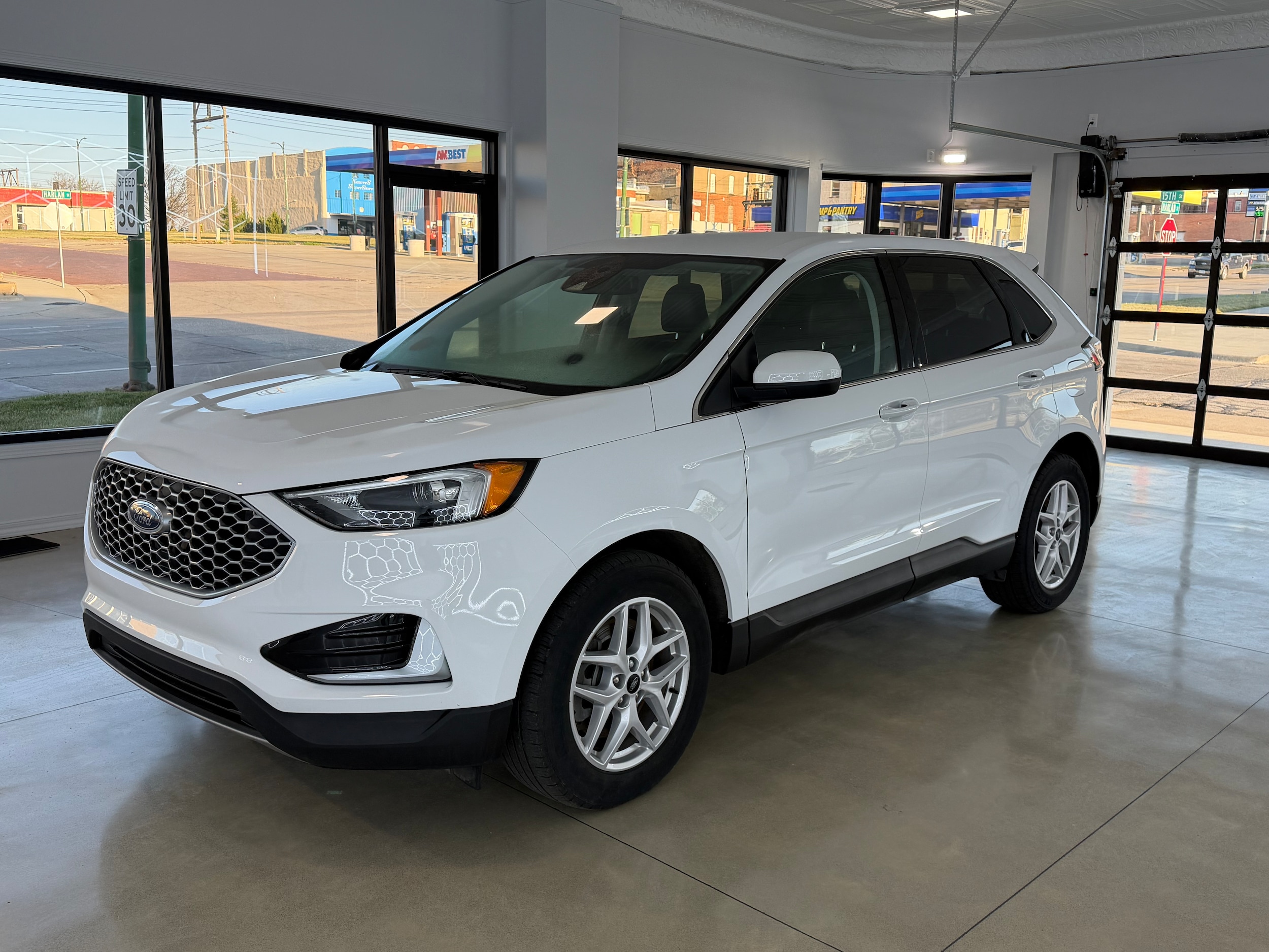 2023 Ford Edge SEL AWD's photo