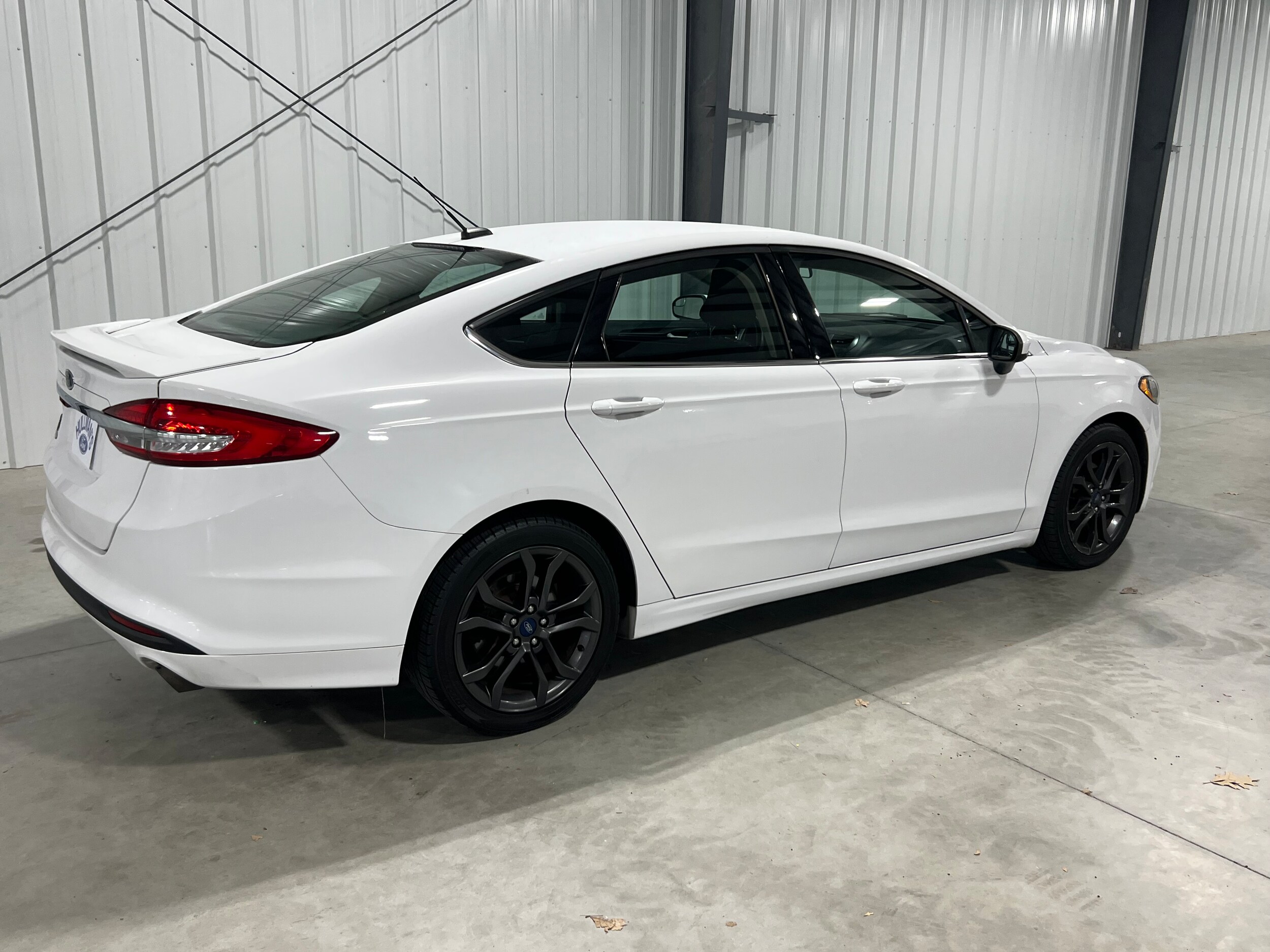 2018 Ford Fusion S photo 2
