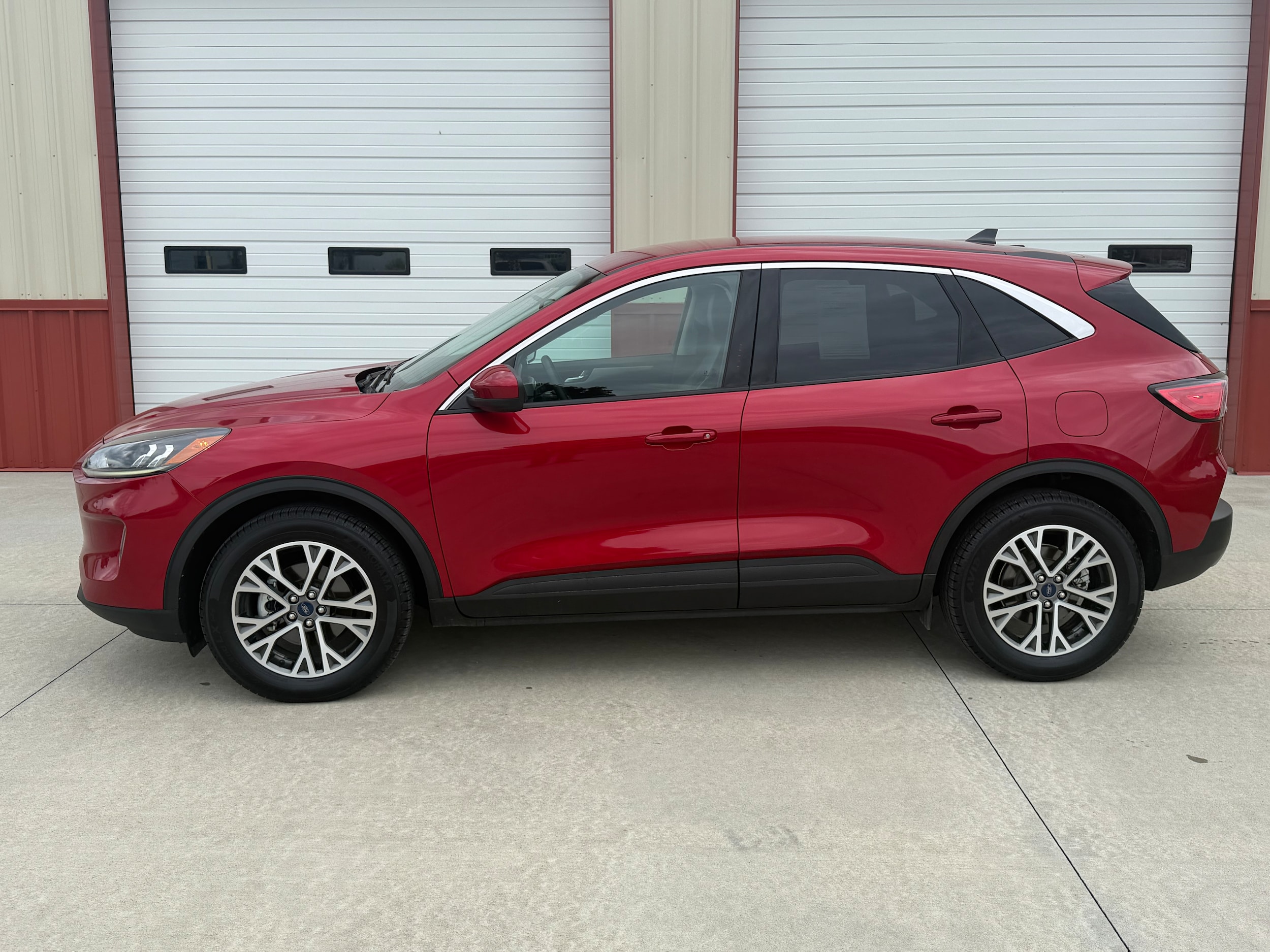 Used 2022 Ford Escape SEL with VIN 1FMCU9H93NUB21755 for sale in Kansas City