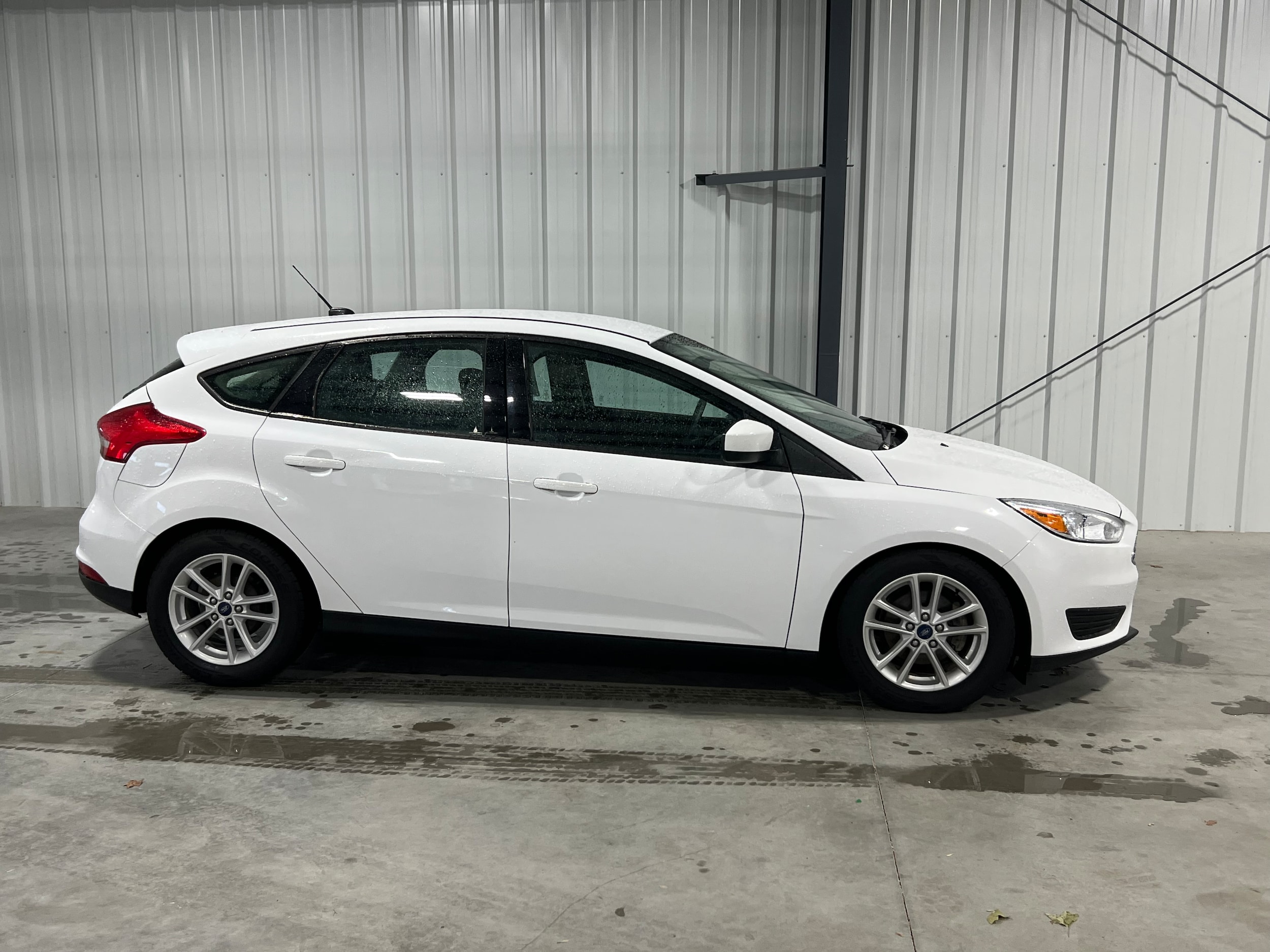 Used 2018 Ford Focus SE with VIN 1FADP3K28JL240772 for sale in Kansas City