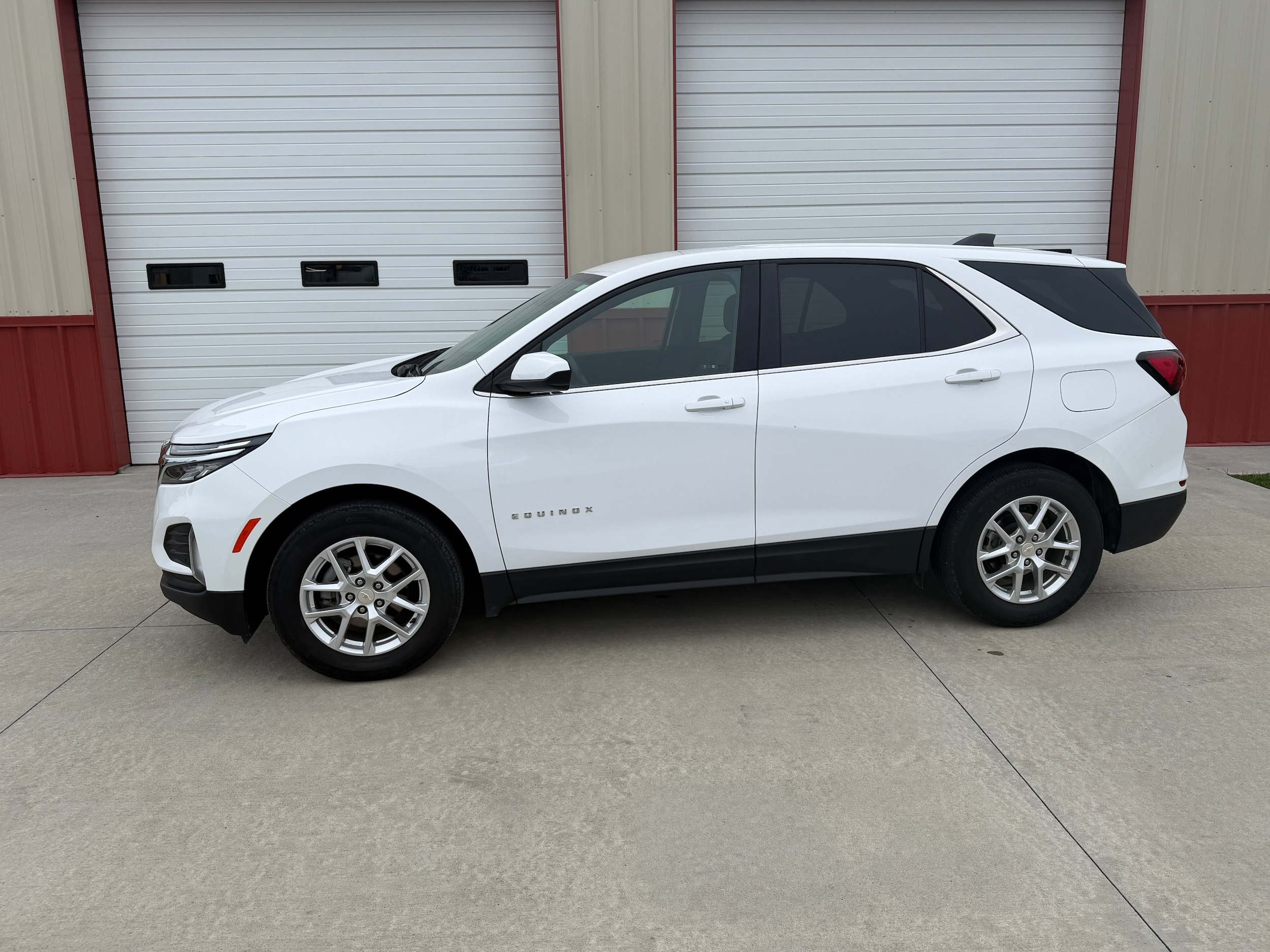 Used 2024 Chevrolet Equinox LT with VIN 3GNAXKEG0RL358451 for sale in Kansas City