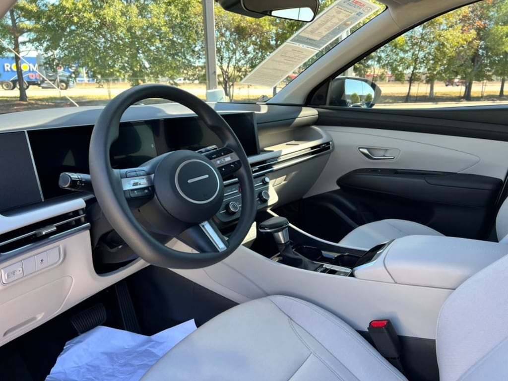 Certified 2025 Hyundai Tucson SE SUV