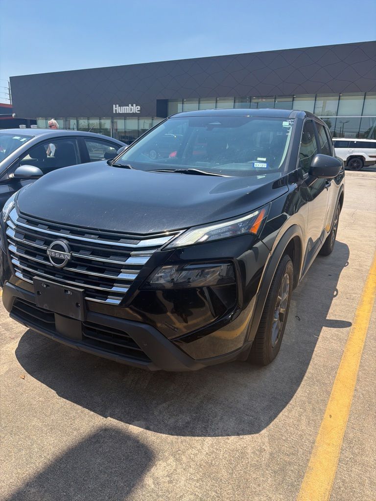 2024 Nissan Rogue S FWD's photo