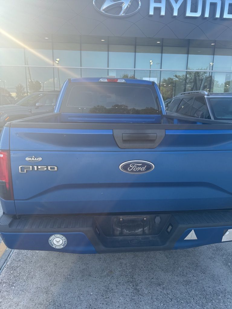 2015 Ford F-150 XLT photo 2