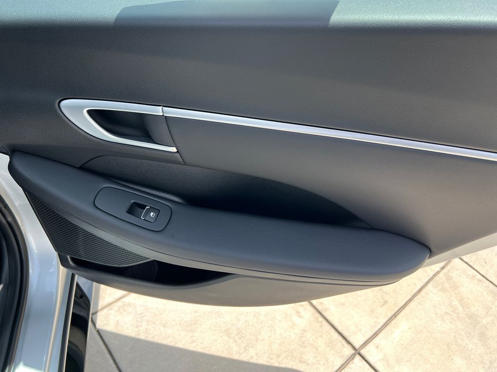2026 Hyundai Sonata SEL - Photo 9