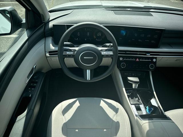 2025 Hyundai Tucson SEL - Photo 14