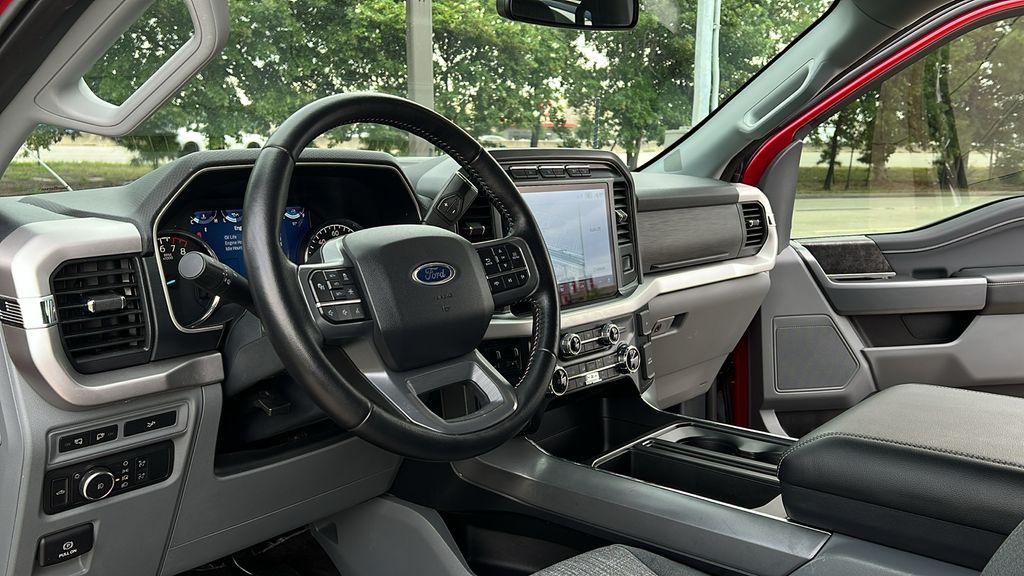 2022 Ford F-150 XLT photo 2