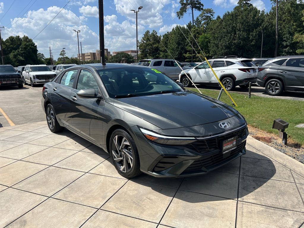 Used 2025 Hyundai Elantra SEL Convenience Sedan