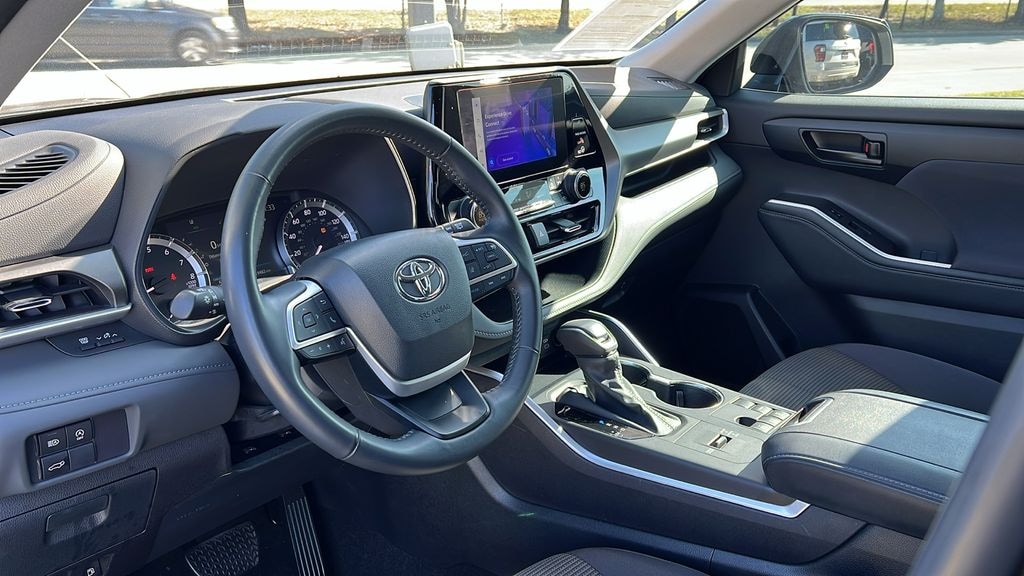 Used 2024 Toyota Highlander SUV