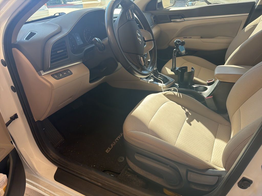 2019 Hyundai Elantra Value Edition photo 2