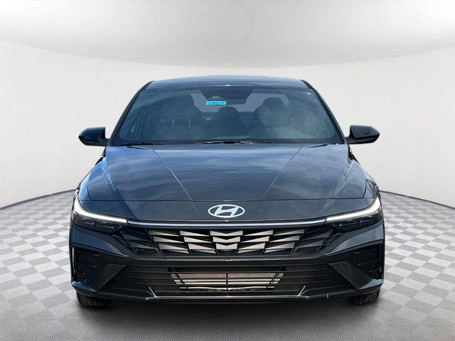 2025 Hyundai Elantra SEL Sport photo 2