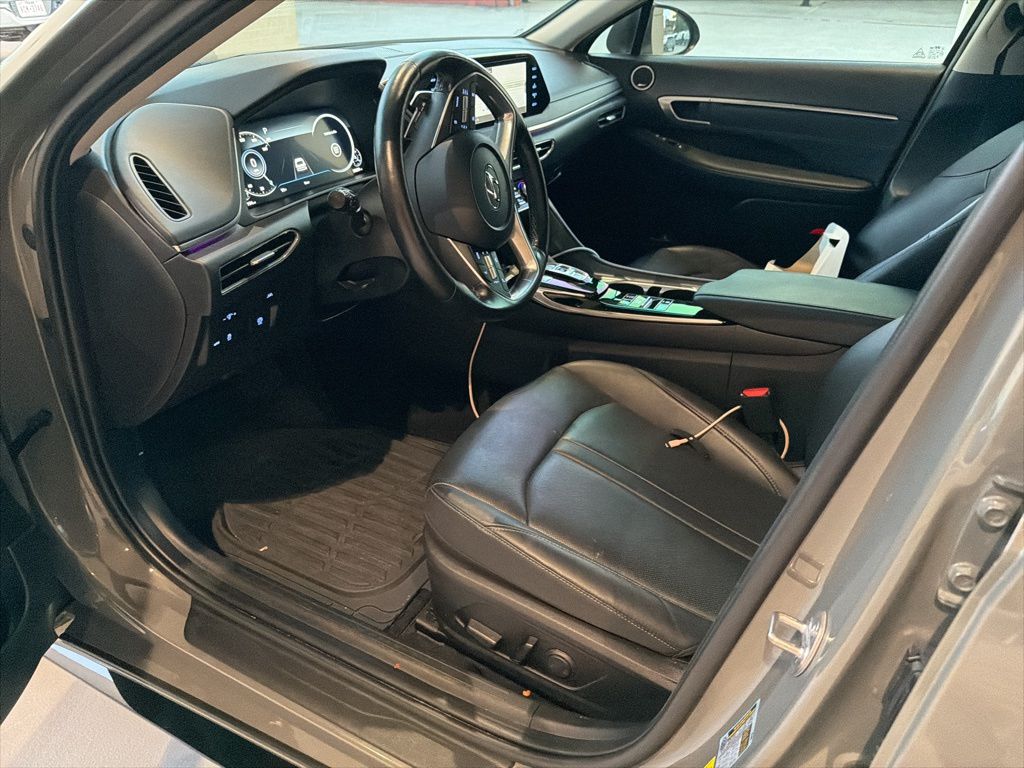 2023 Hyundai Sonata Limited photo 2