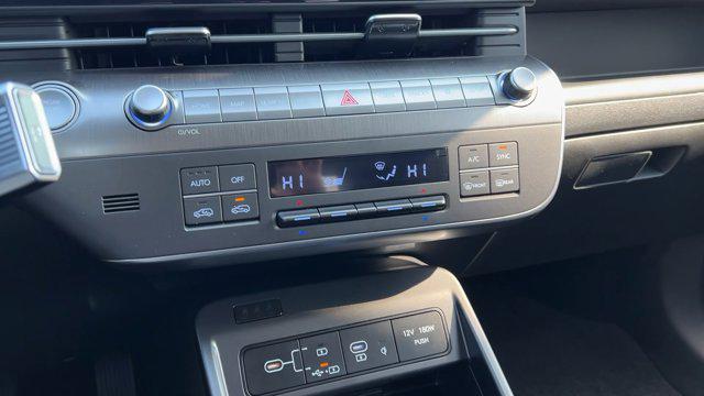 2025 Hyundai Kona SEL Convenience - Photo 29