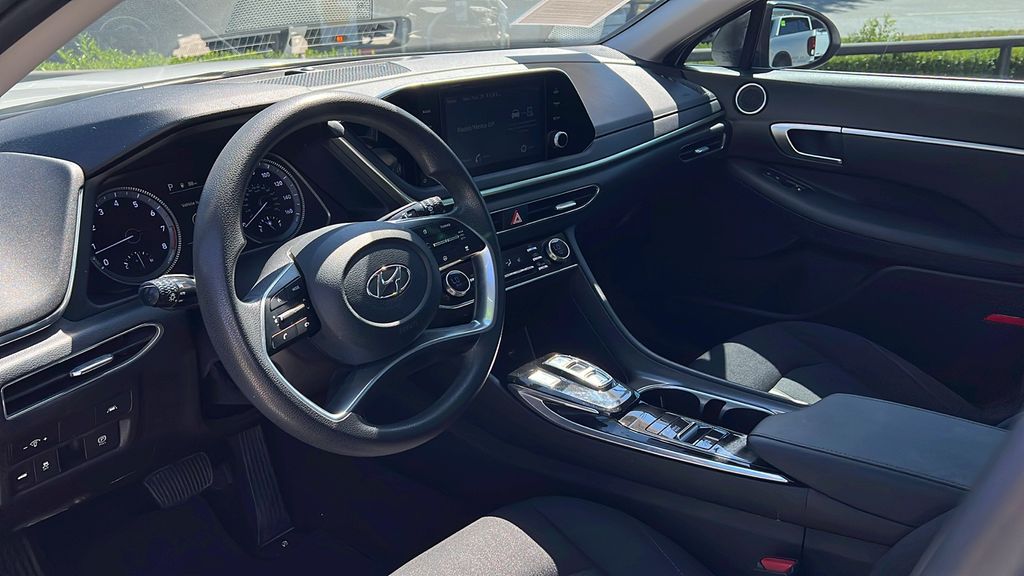 2021 Hyundai Sonata SEL photo 2
