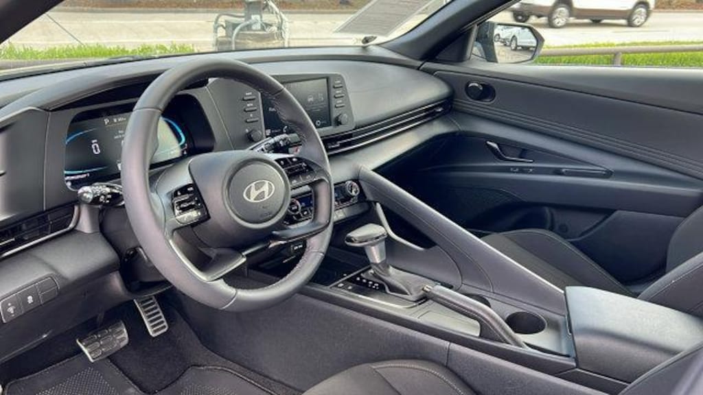 New 2025 Hyundai Elantra SEL Sport Sedan