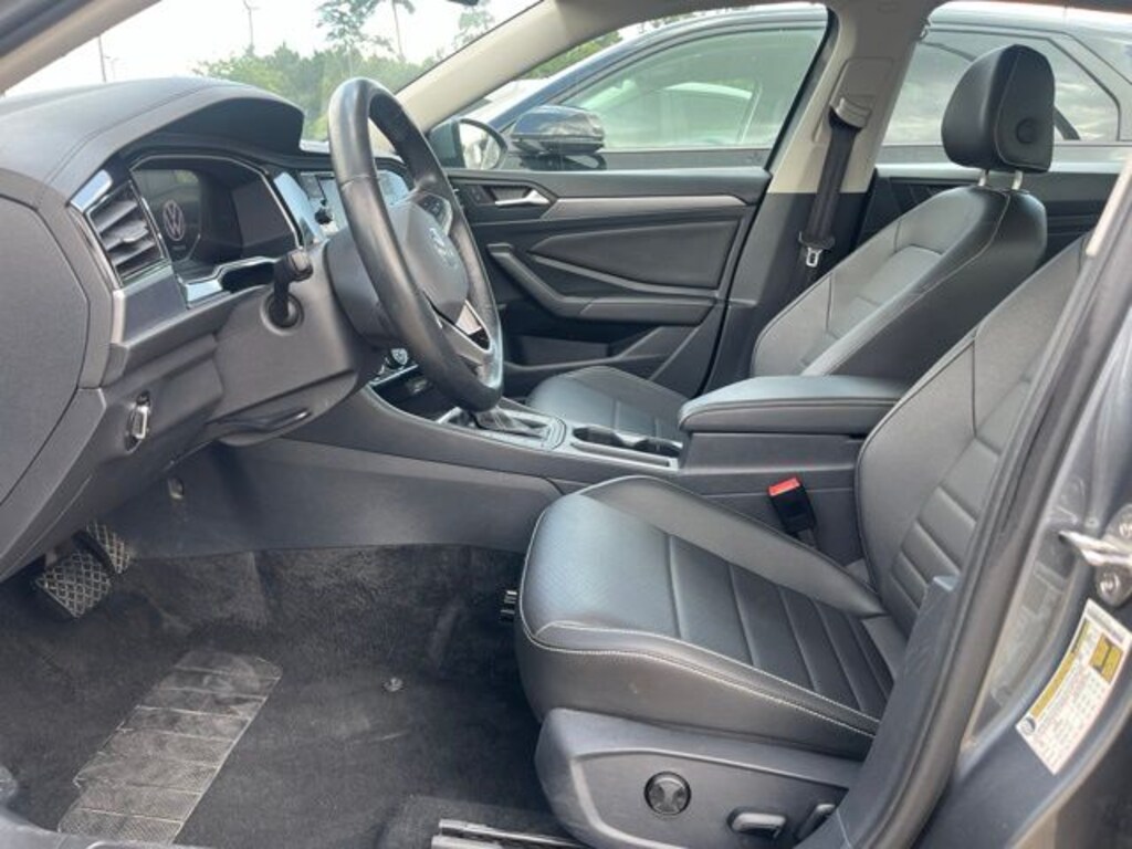 Used 2024 Volkswagen Jetta 1.5T SE Sedan