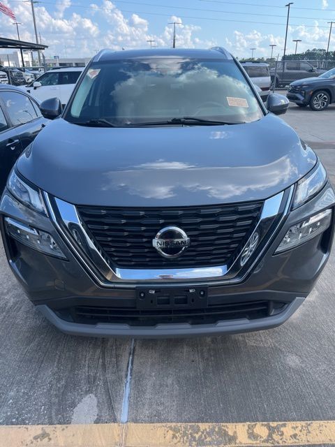2021 Nissan Rogue SV FWD's photo