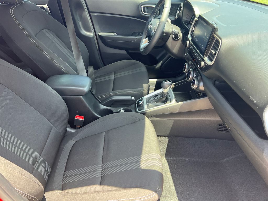 2024 Hyundai Venue SEL - Photo 7
