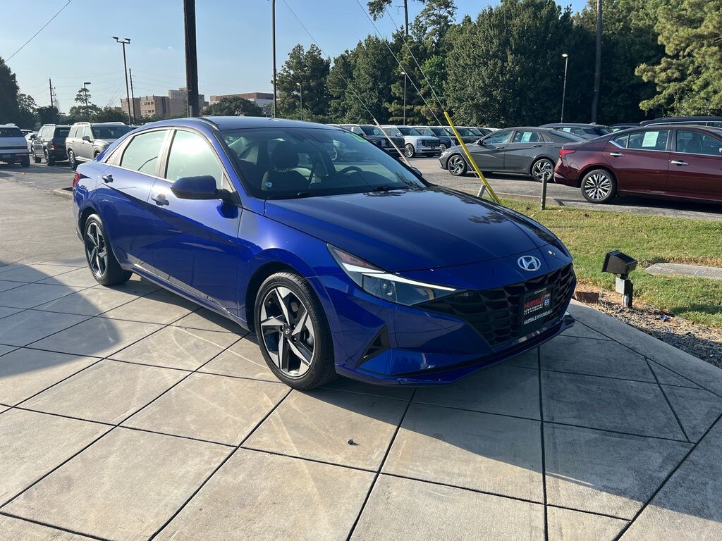 Used 2023 Hyundai Elantra SEL Sedan