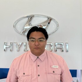 Staff member Erik Morales from ID_b8eca5261265