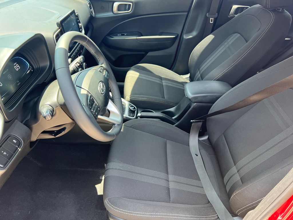 2024 Hyundai Venue SEL - Photo 17