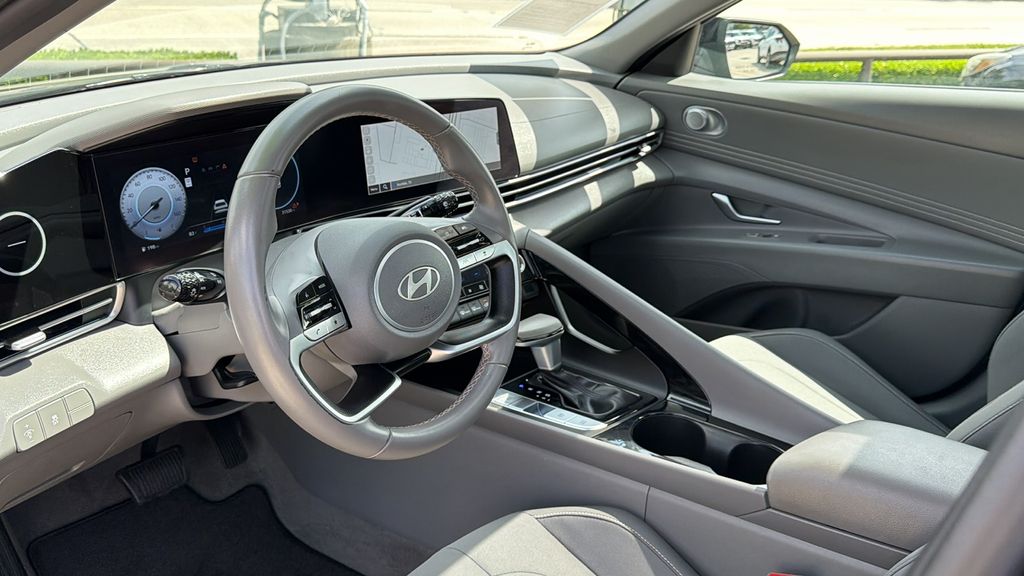 KMHLS4DG5SU923958
