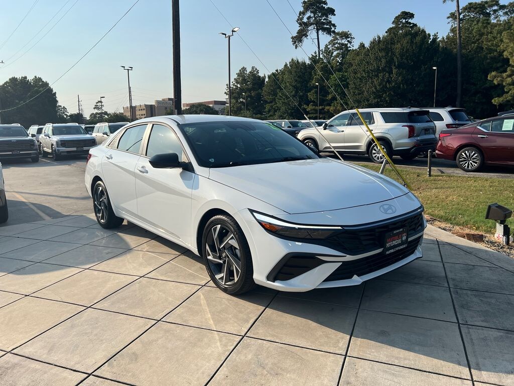 Certified 2025 Hyundai Elantra SEL Sport Sedan