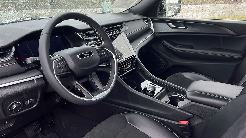 Used 2023 Jeep Grand Cherokee L Altitude SUV