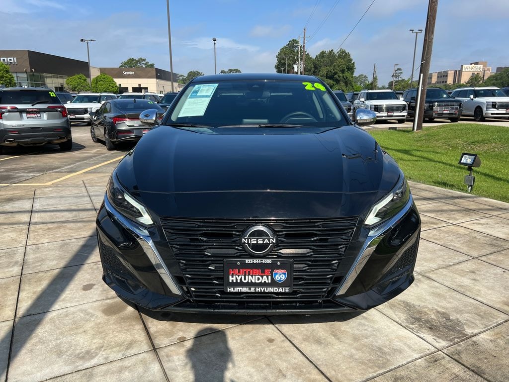 Used 2024 Nissan Altima 2.5 SV Sedan
