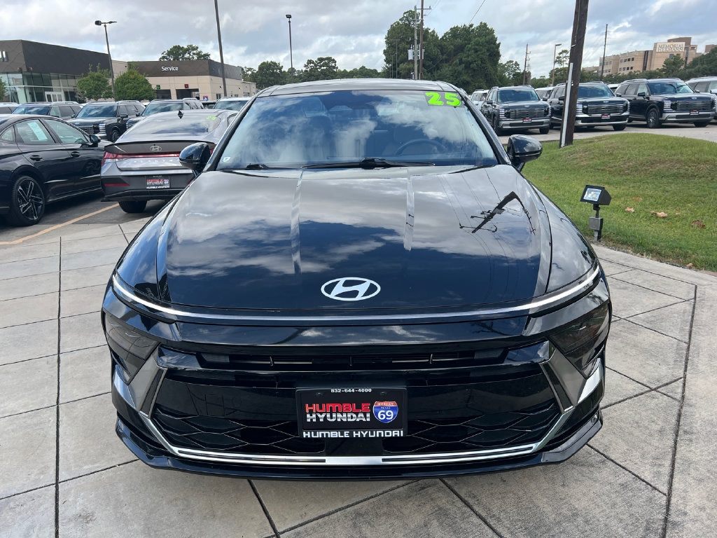 Certified 2025 Hyundai