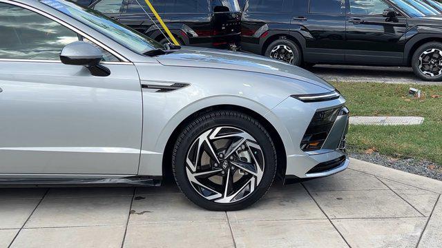 2025 Hyundai Sonata SEL - Photo 15