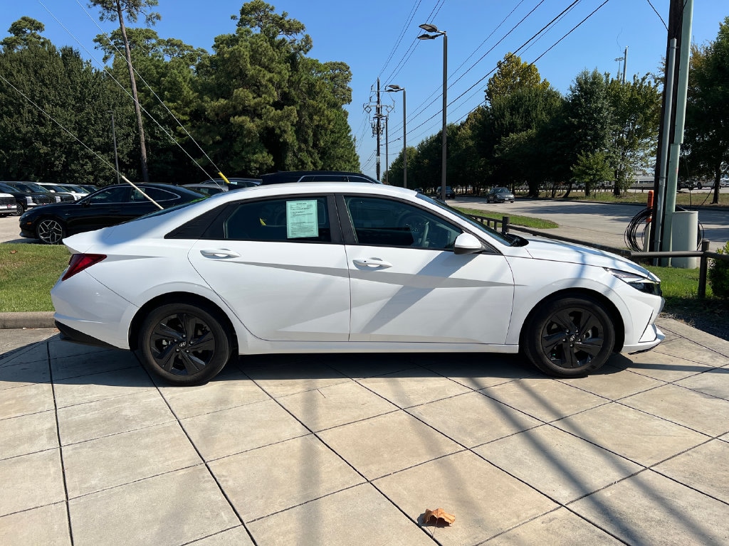 Used 2023 Hyundai Elantra Hybrid Blue Sedan