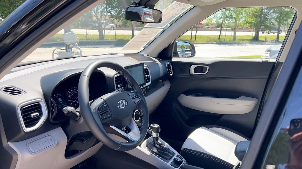 Used 2021 Hyundai Venue SEL SUV