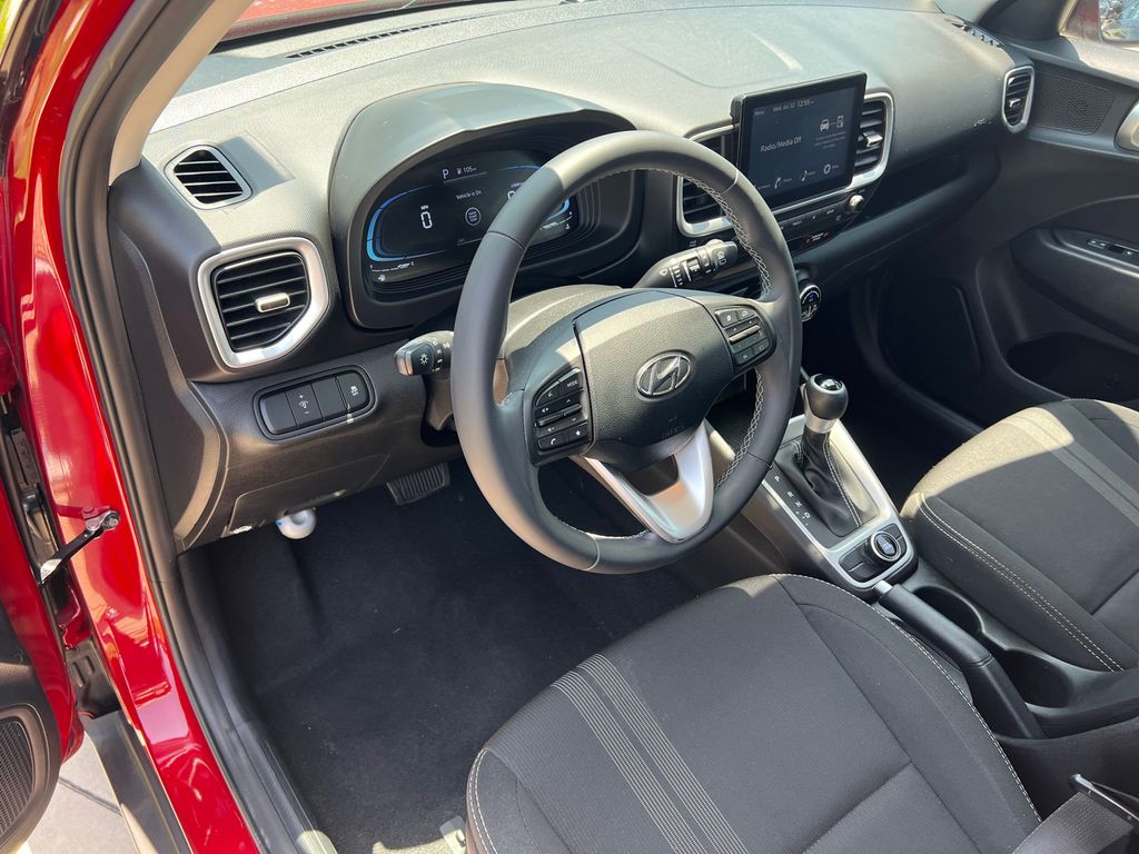 2024 Hyundai Venue SEL - Photo 18