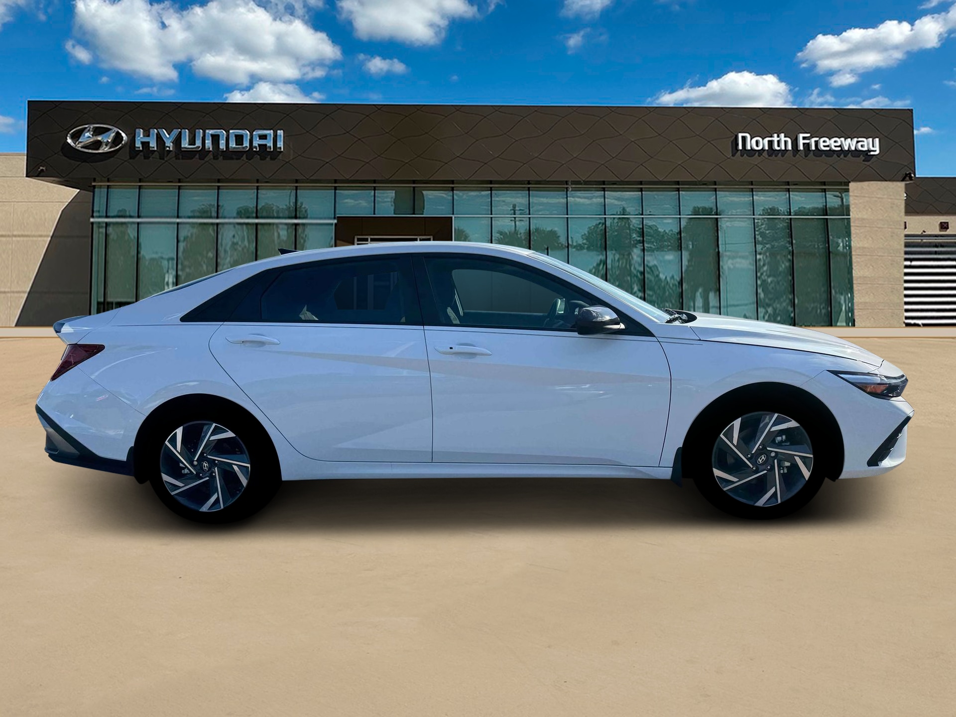 2025 Hyundai Elantra Blue - Photo 9
