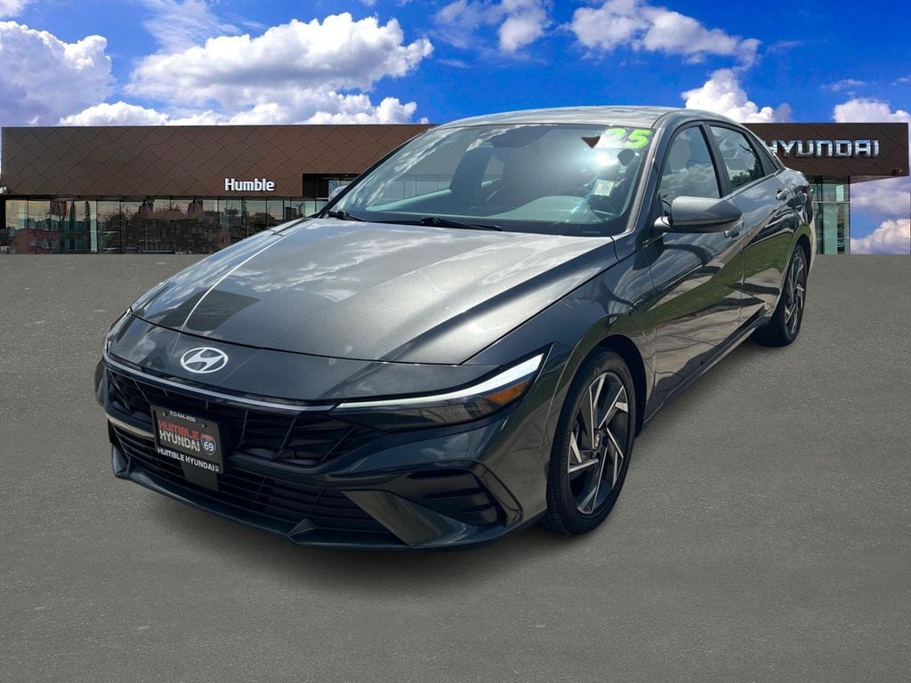 Used 2025 Hyundai Elantra SEL Convenience Sedan