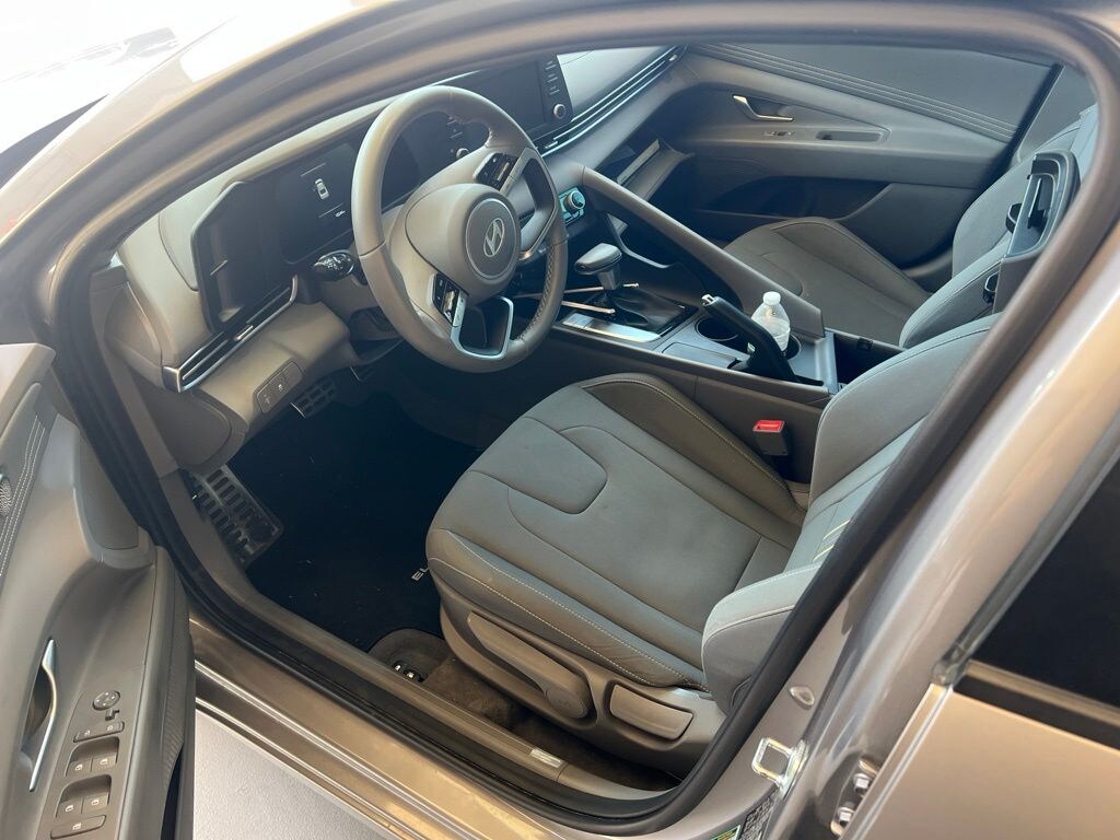 Used 2025 Hyundai Elantra SEL Sport Sedan
