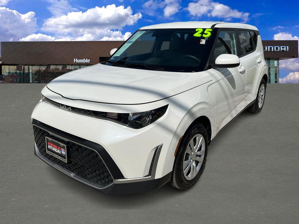 2025 Kia Soul 2.0L LX IVT's photo