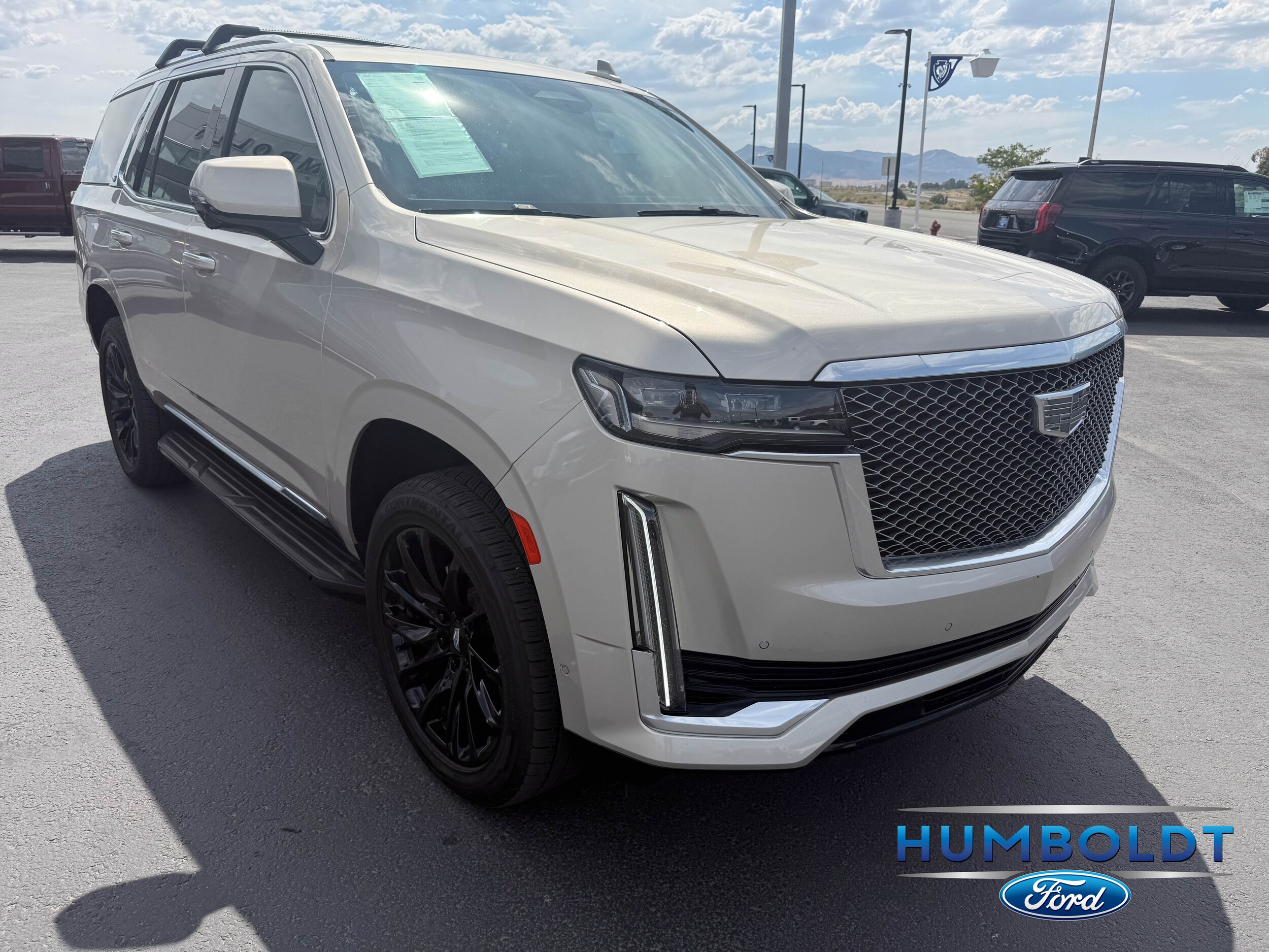 2023 Cadillac Escalade Premium Luxury Platinum photo 2