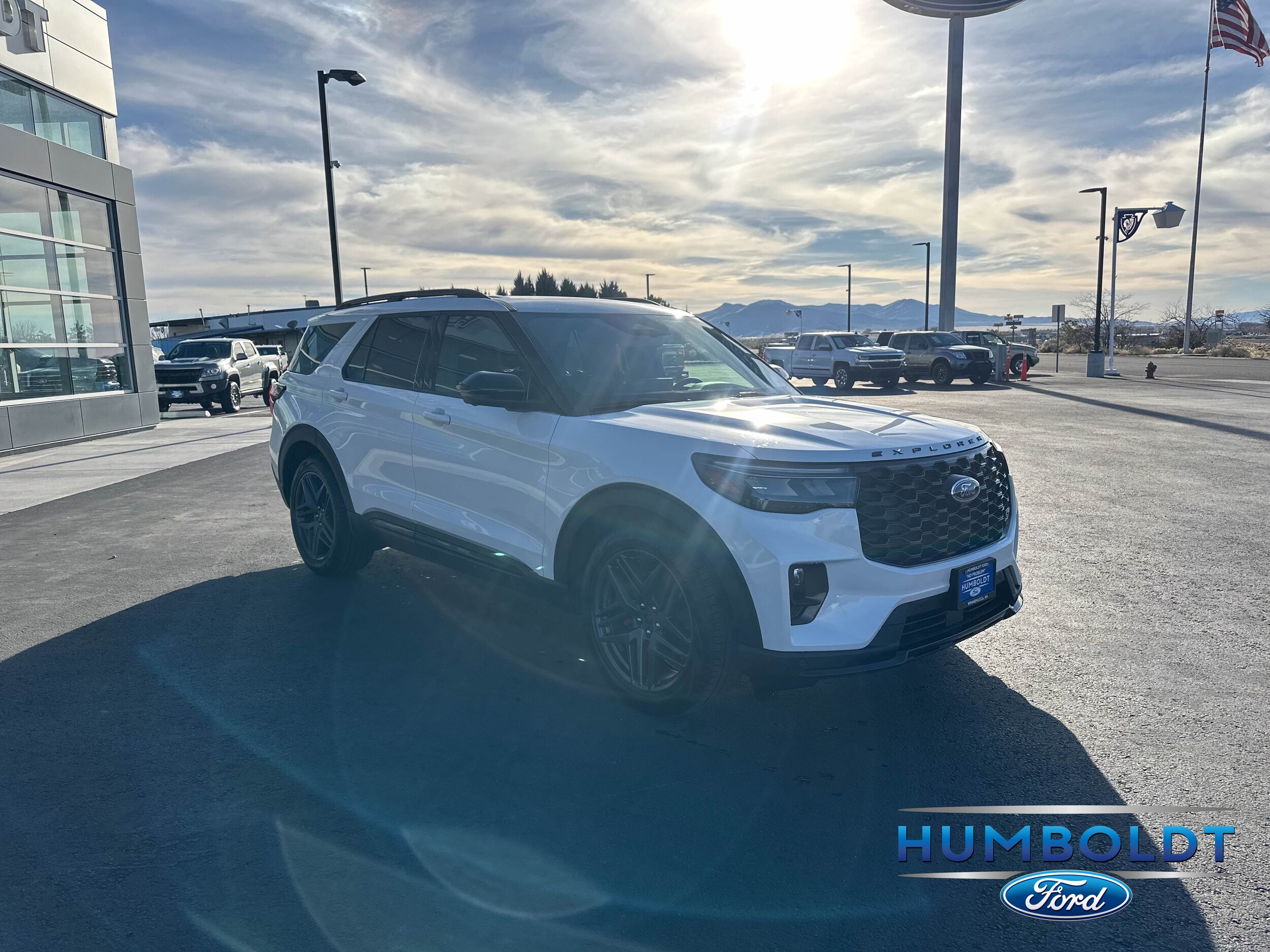 2025 Ford Explorer ST photo 2