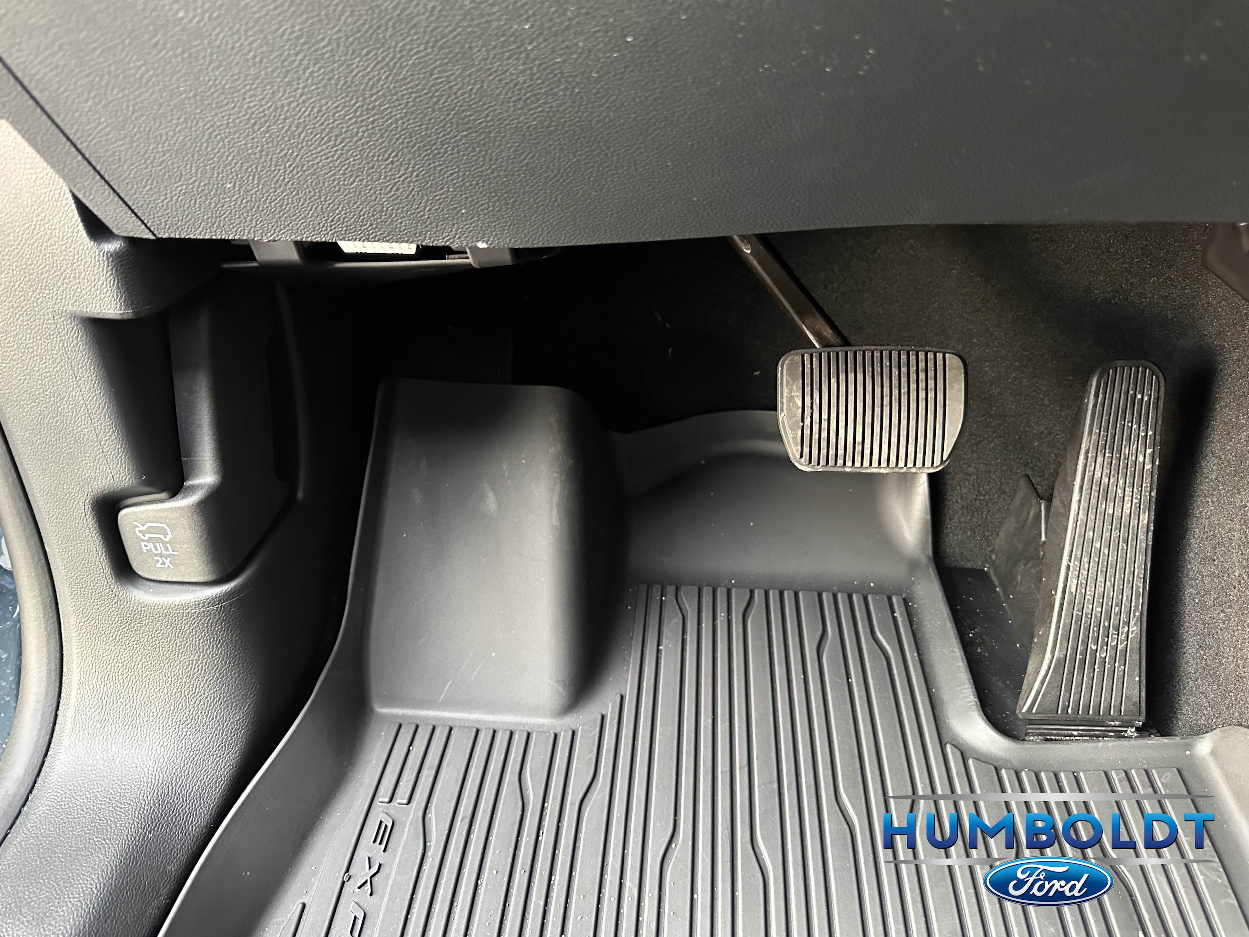 2026 Ford Explorer ST - Photo 13