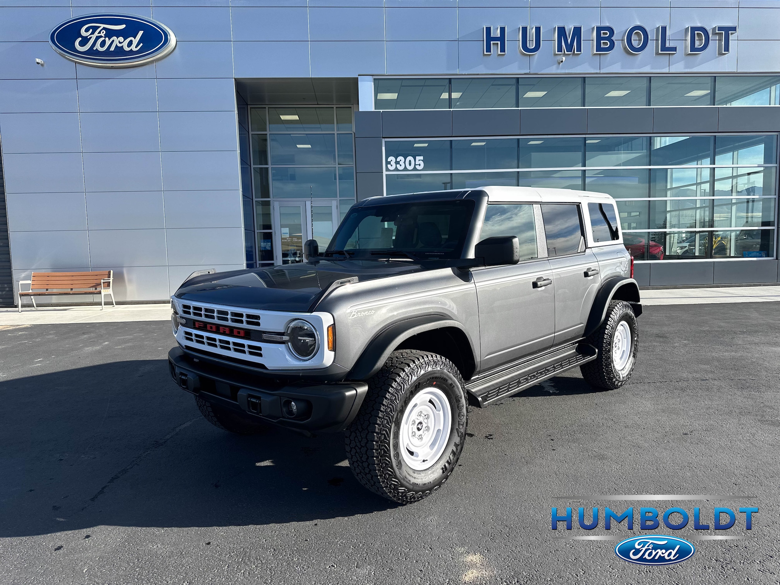 2025 Ford Bronco 4-Door Heritage Editon's photo