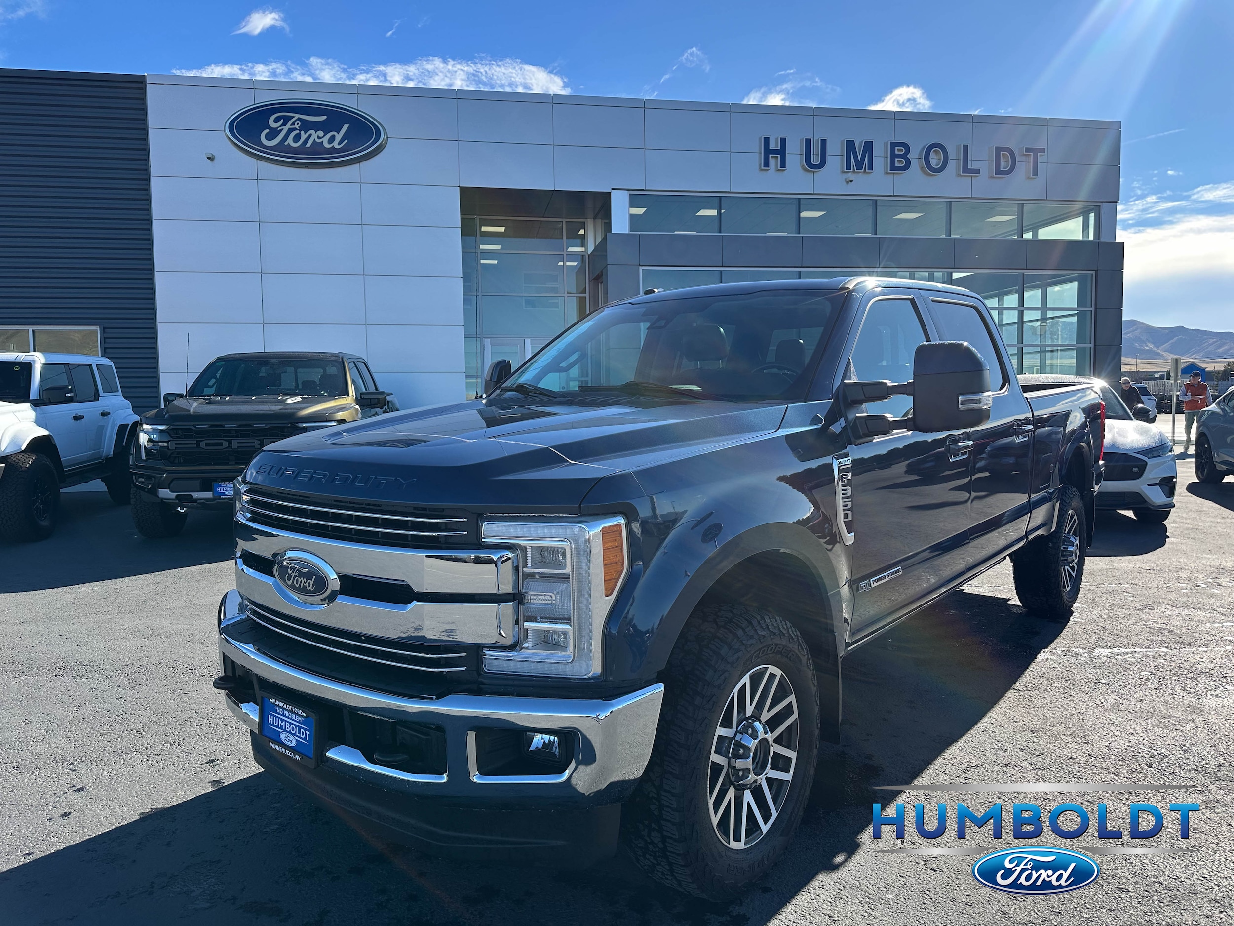 2018 Ford F-350 Super Duty Lariat's photo