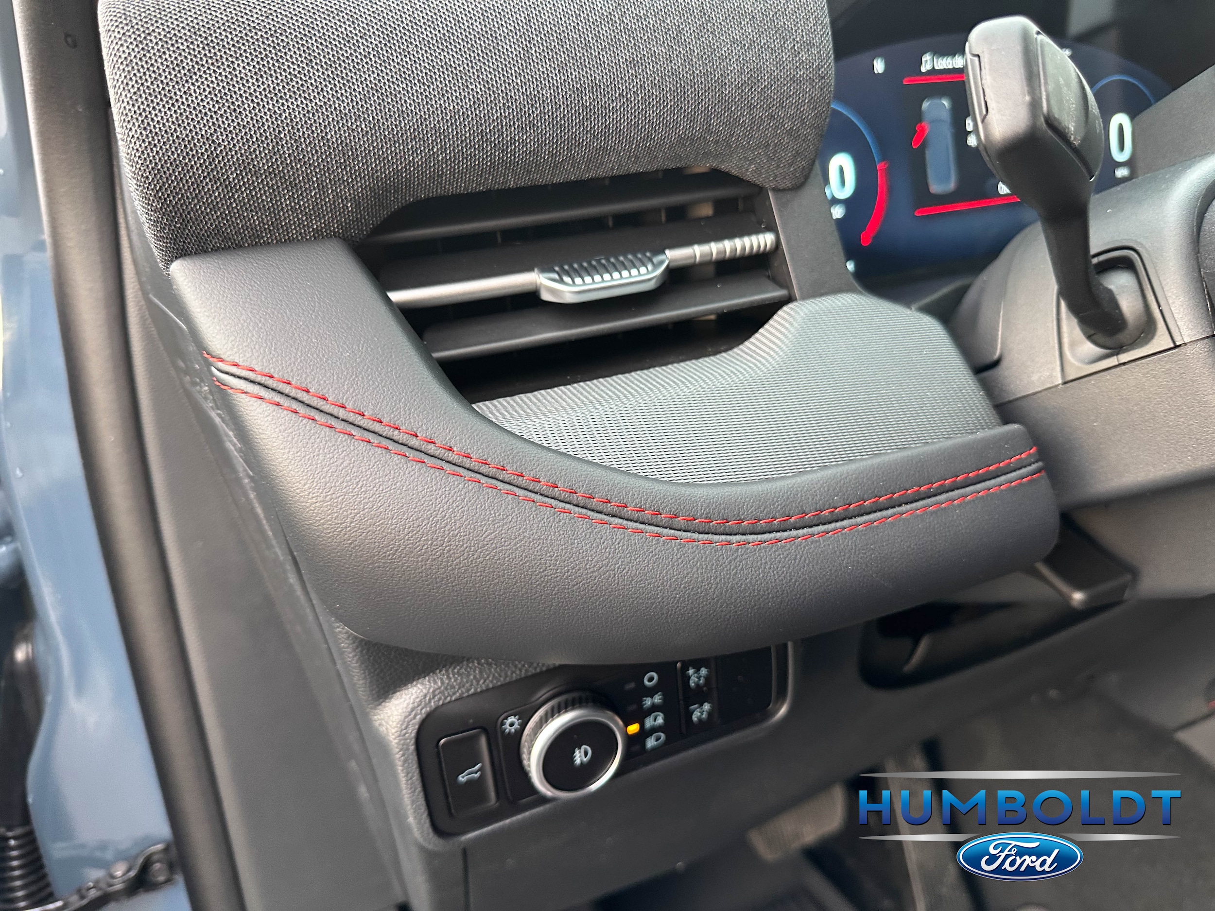2026 Ford Explorer ST - Photo 14