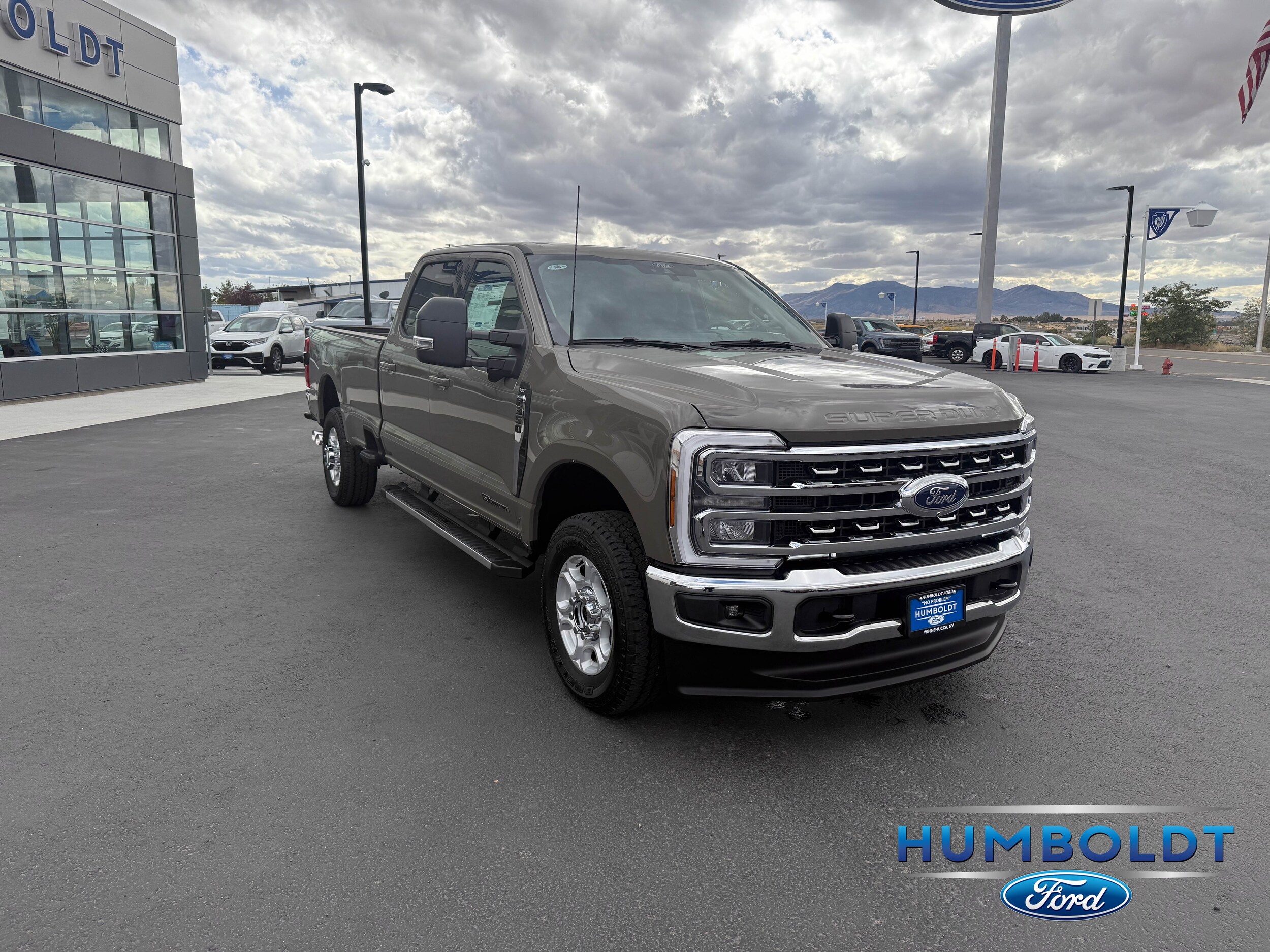 2026 Ford F-350 XLT photo 2