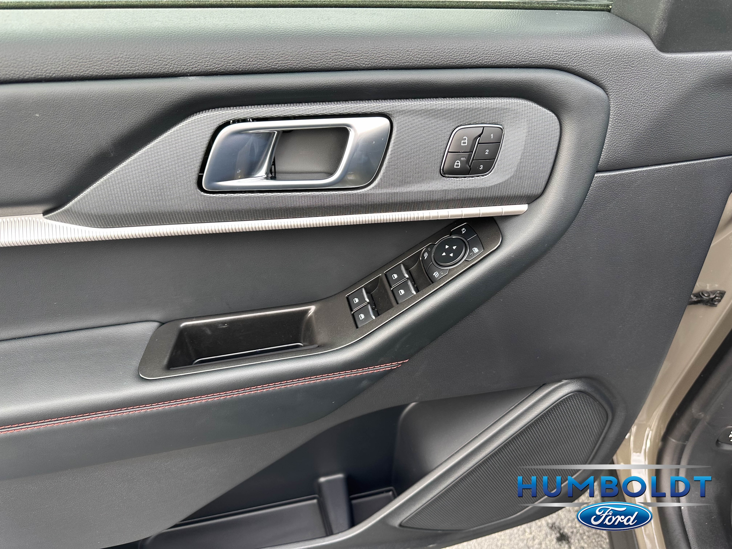 2026 Ford Explorer ST - Photo 11